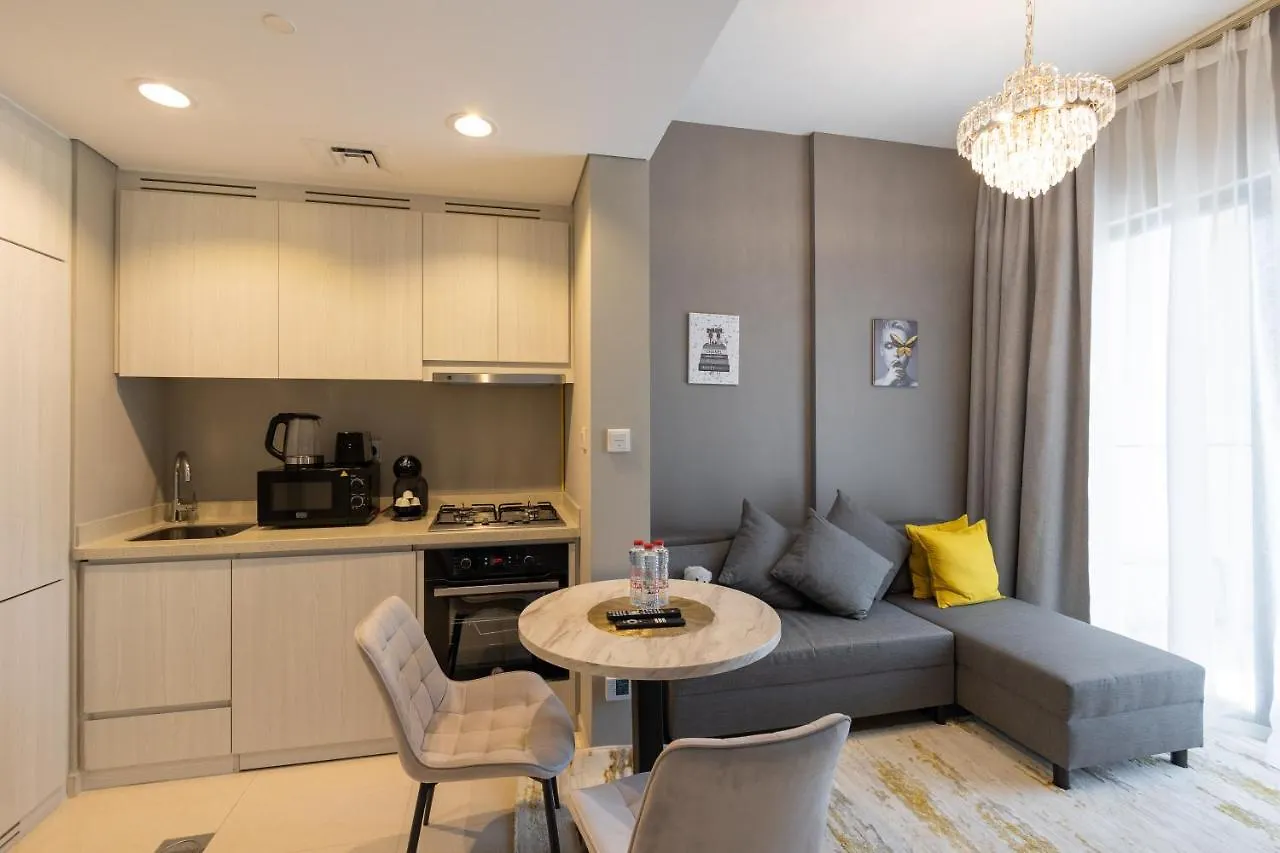 Business Bay 1 Bedroom With Canal View 迪拜